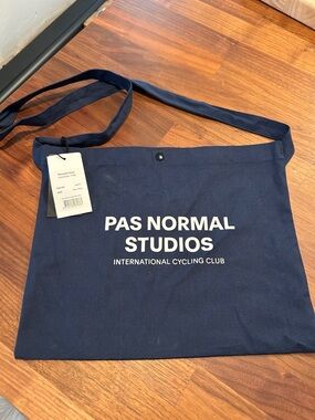 Pas Normal Studios Musette